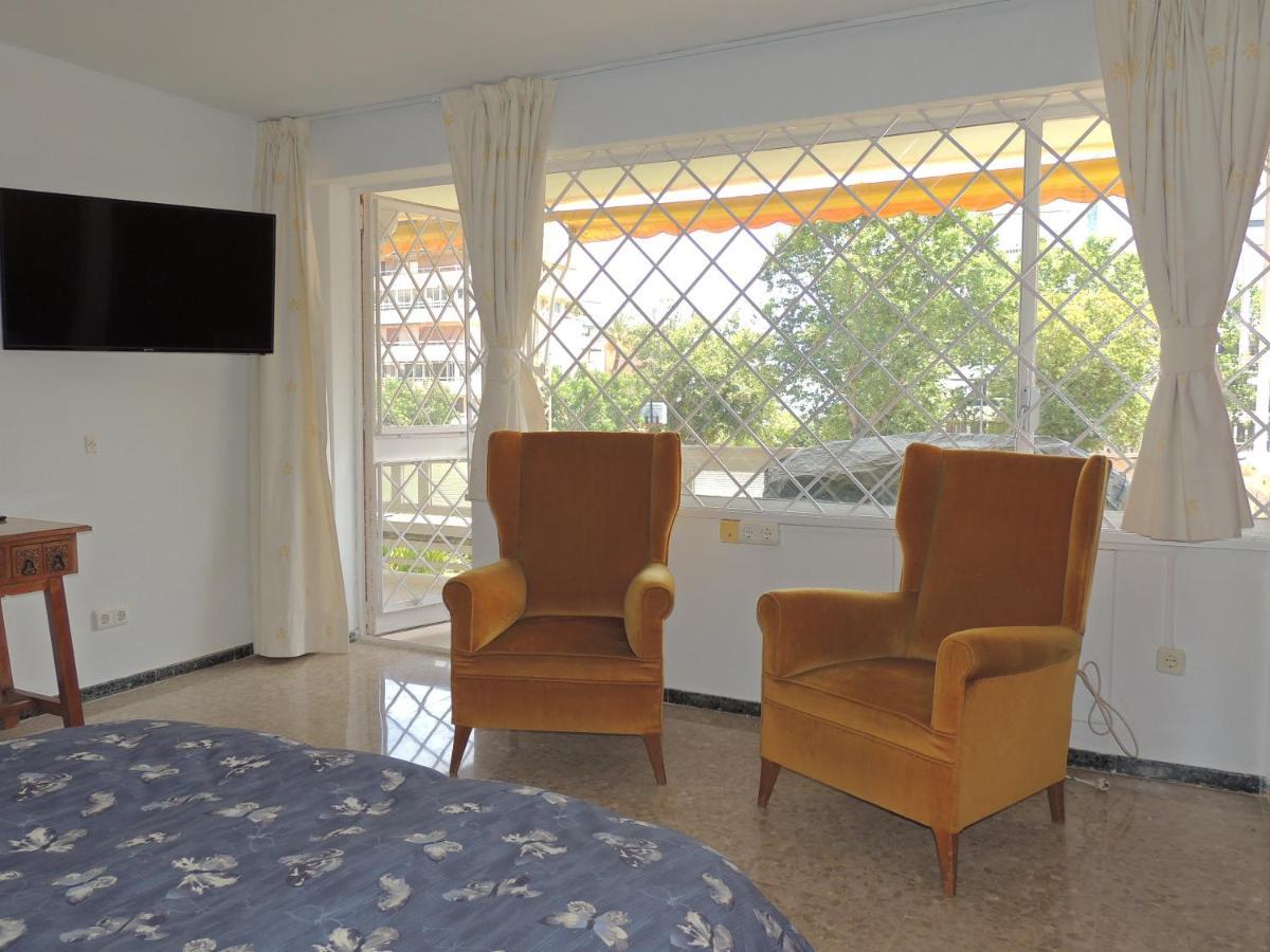 Eurosol Carihuela Beach Torremolinos Bagian luar foto